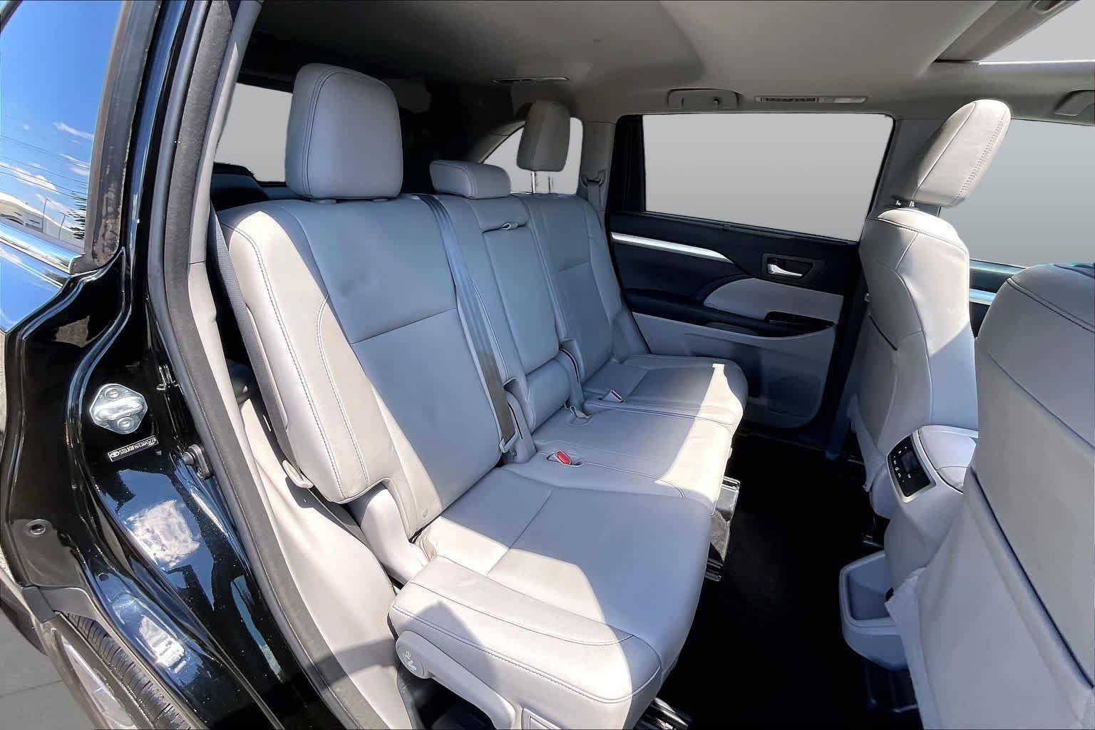 Used 2014 Attitude Black Metallic Toyota XLE image 20