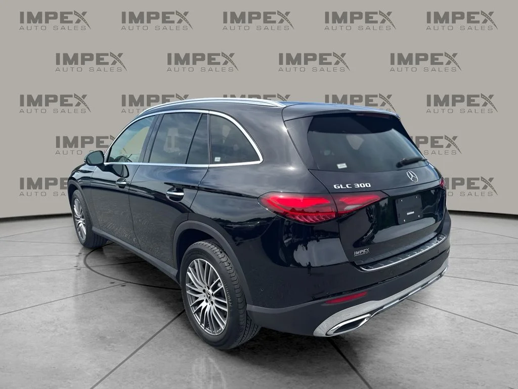 Used 2025 Black Mercedes-Benz GLC 300 image 2