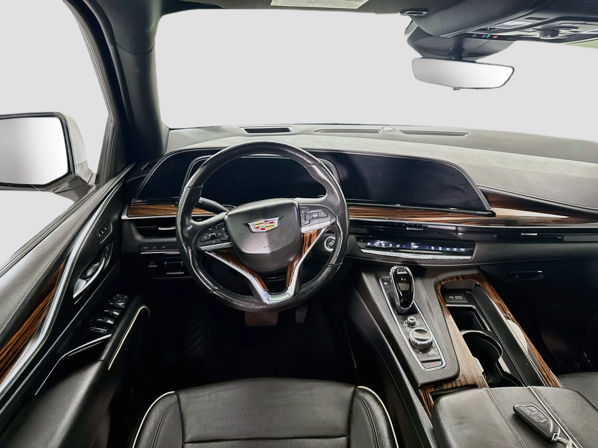 Used 2021 CRYSTAL WHITE TRICOAT Cadillac Premium Luxury image 26