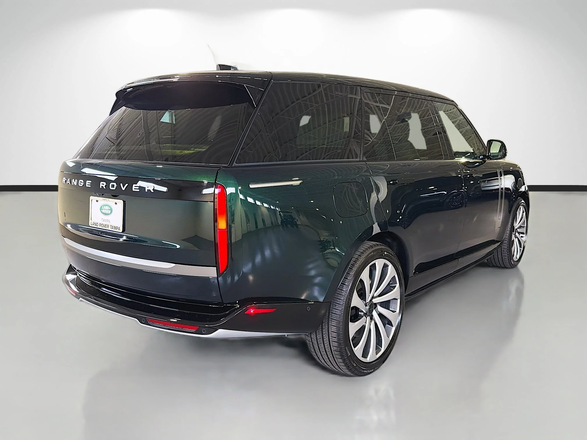 New 2026 British Racing Green LAND ROVER SE LWB 7-Seats / V8 image 5