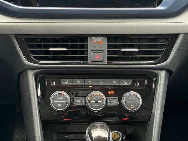 Used 2024 Gray Volkswagen 1.5T SE image 19