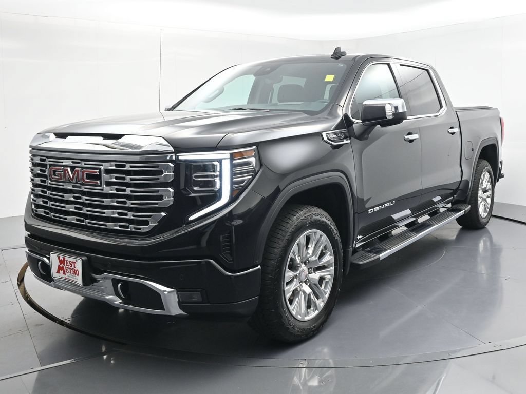 Used 2025 Onyx Black GMC Denali image 1
