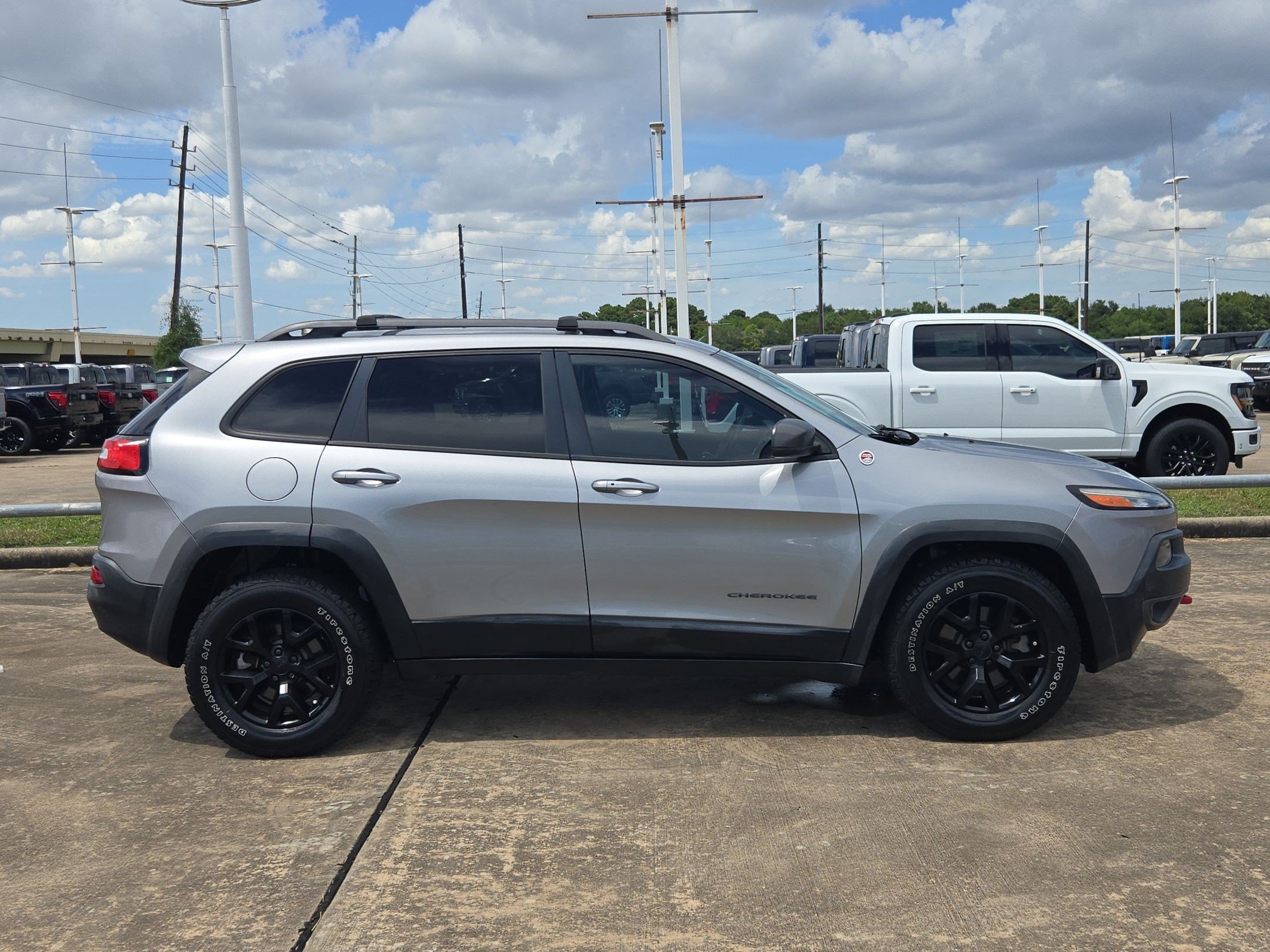 Used 2016 Jeep Cherokee Trailhawk with VIN 1C4PJMBS9GW103281 for sale in Manvel, TX