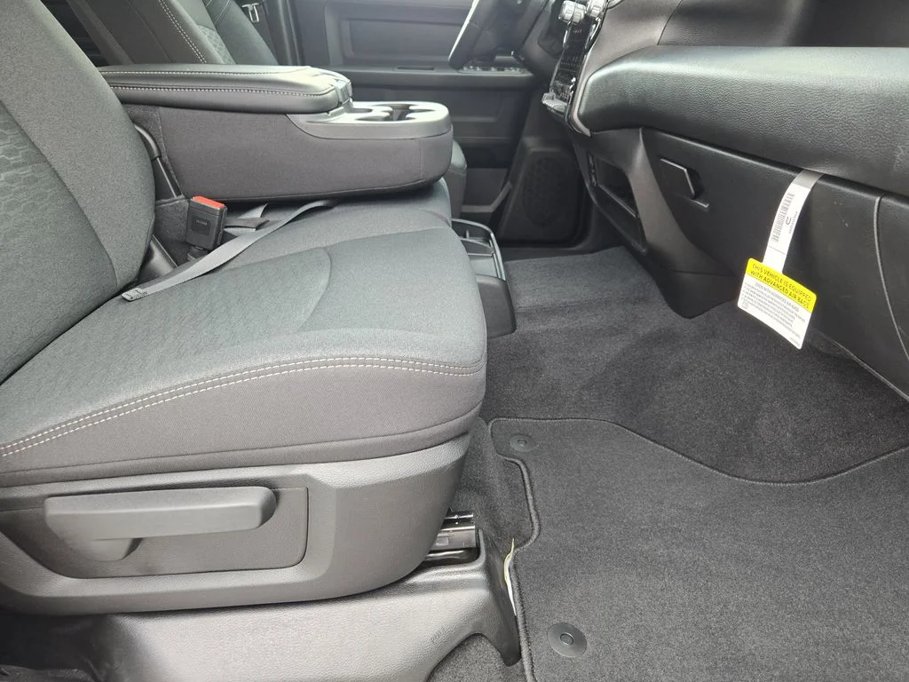 New 2026 Granite Crystal Metallic Clearcoat Ram Tradesman image 12