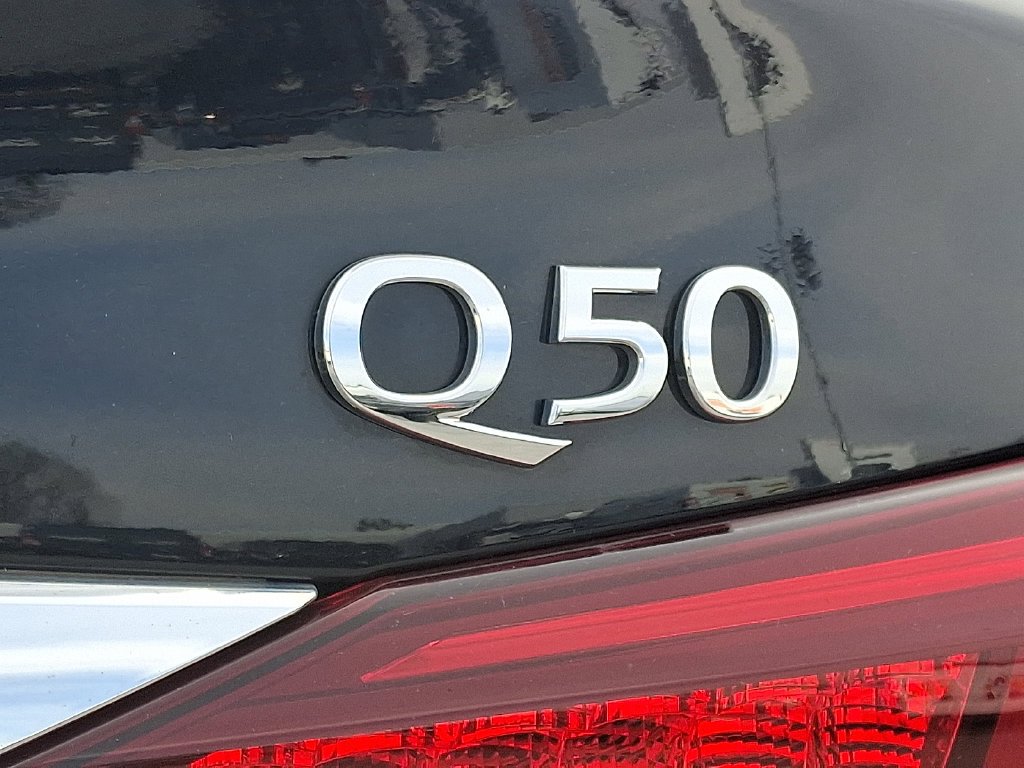 Used 2023 Black INFINITI LUXE image 30