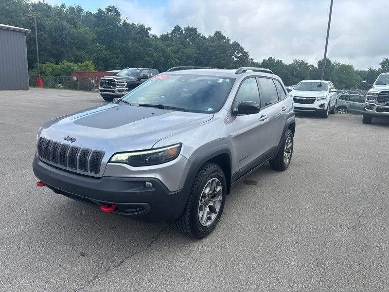 Used 2022 Silver Jeep Trailhawk image 7