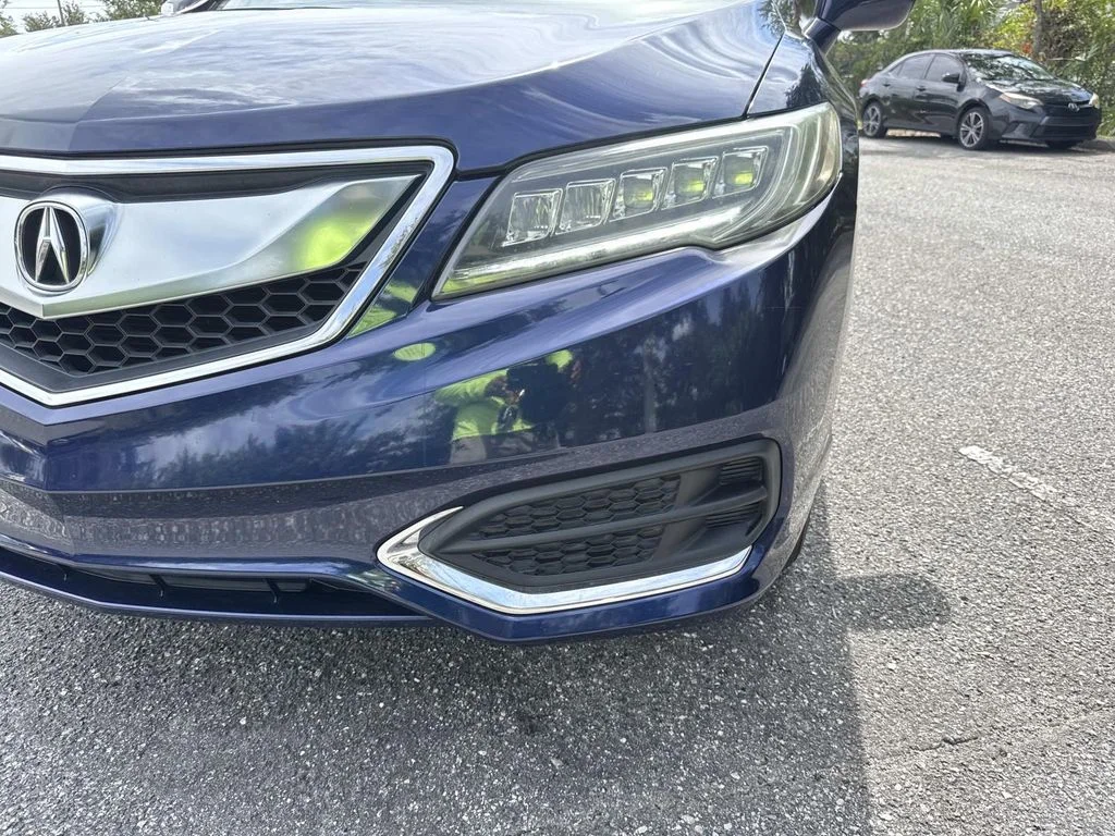 Used 2017  Acura  image 9