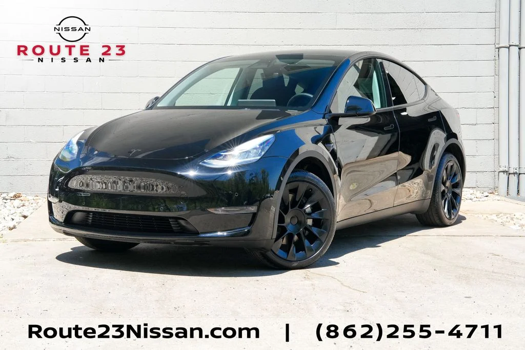2022 Tesla Model Y Long Range Dual Motor All-Wheel Drive's photo
