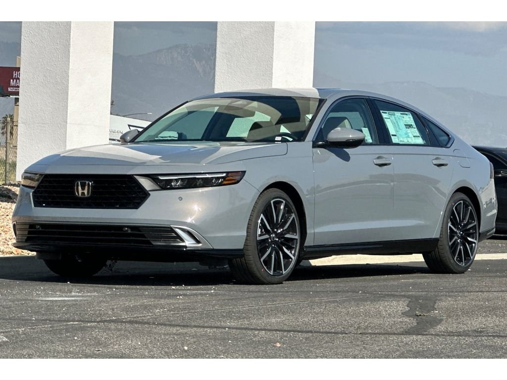 New 2026 Urban Gray Pearl Honda Touring image 9