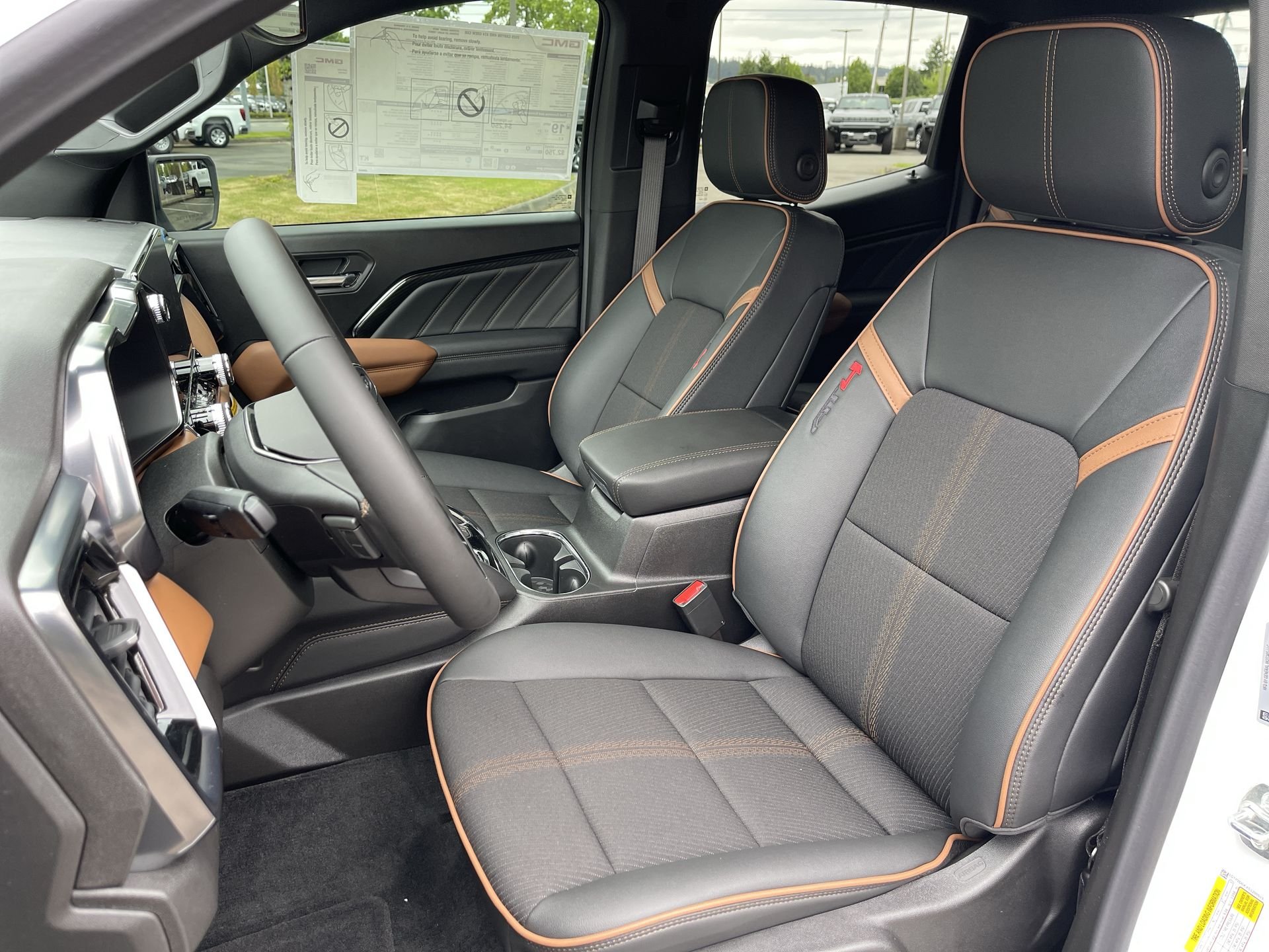 2025 GMC Canyon AT4 - Photo 52