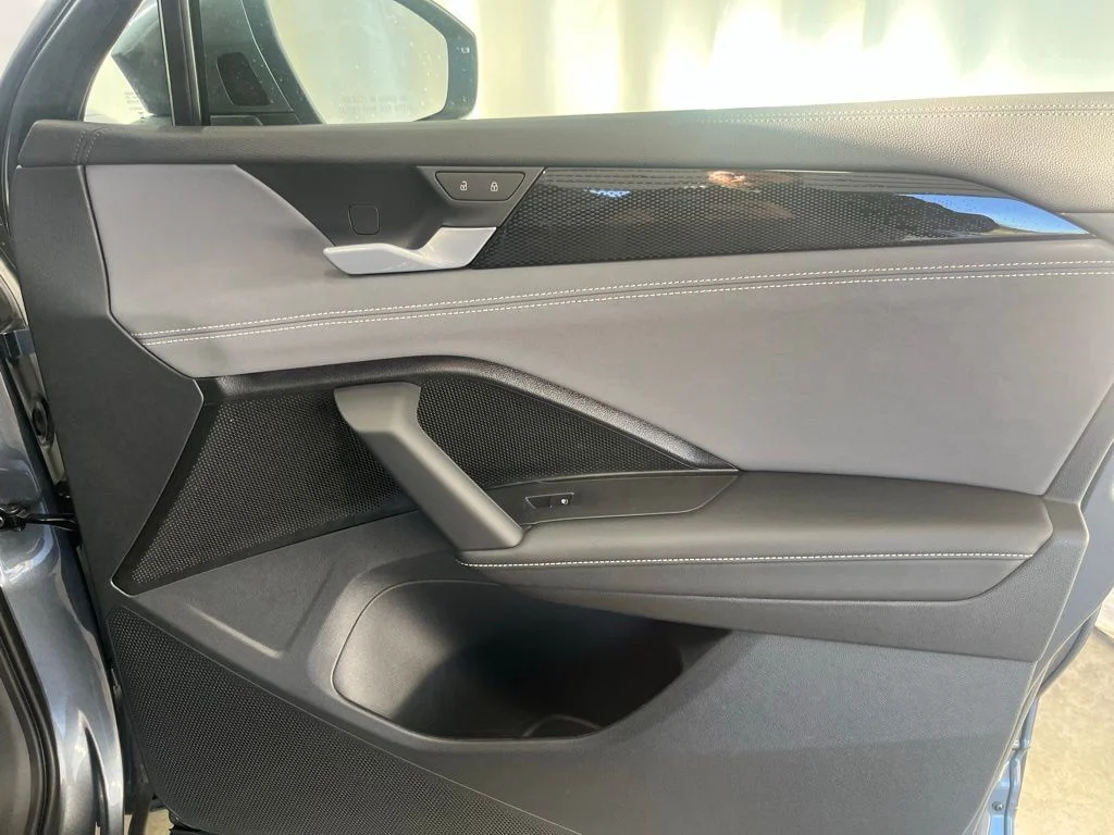 2026 Volkswagen Tiguan SE - Photo 11