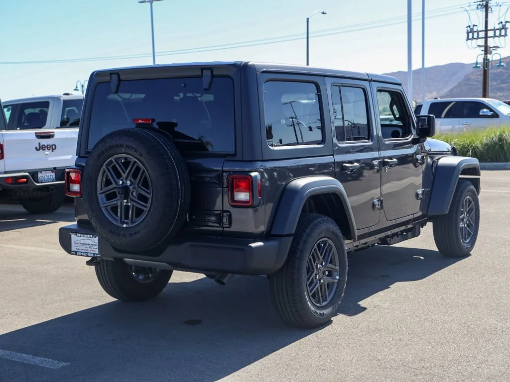 New 2026 Granite Crystal Metallic Clear-Coat Exterior Paint Jeep Sport S image 4
