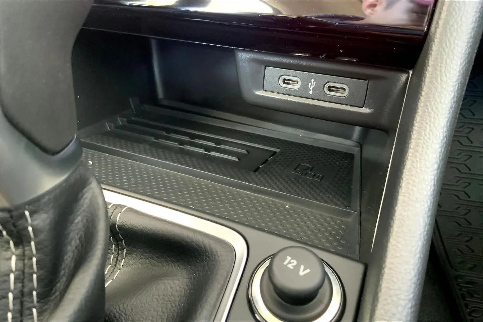 New 2026 Deep Black Pearl Volkswagen SE image 19