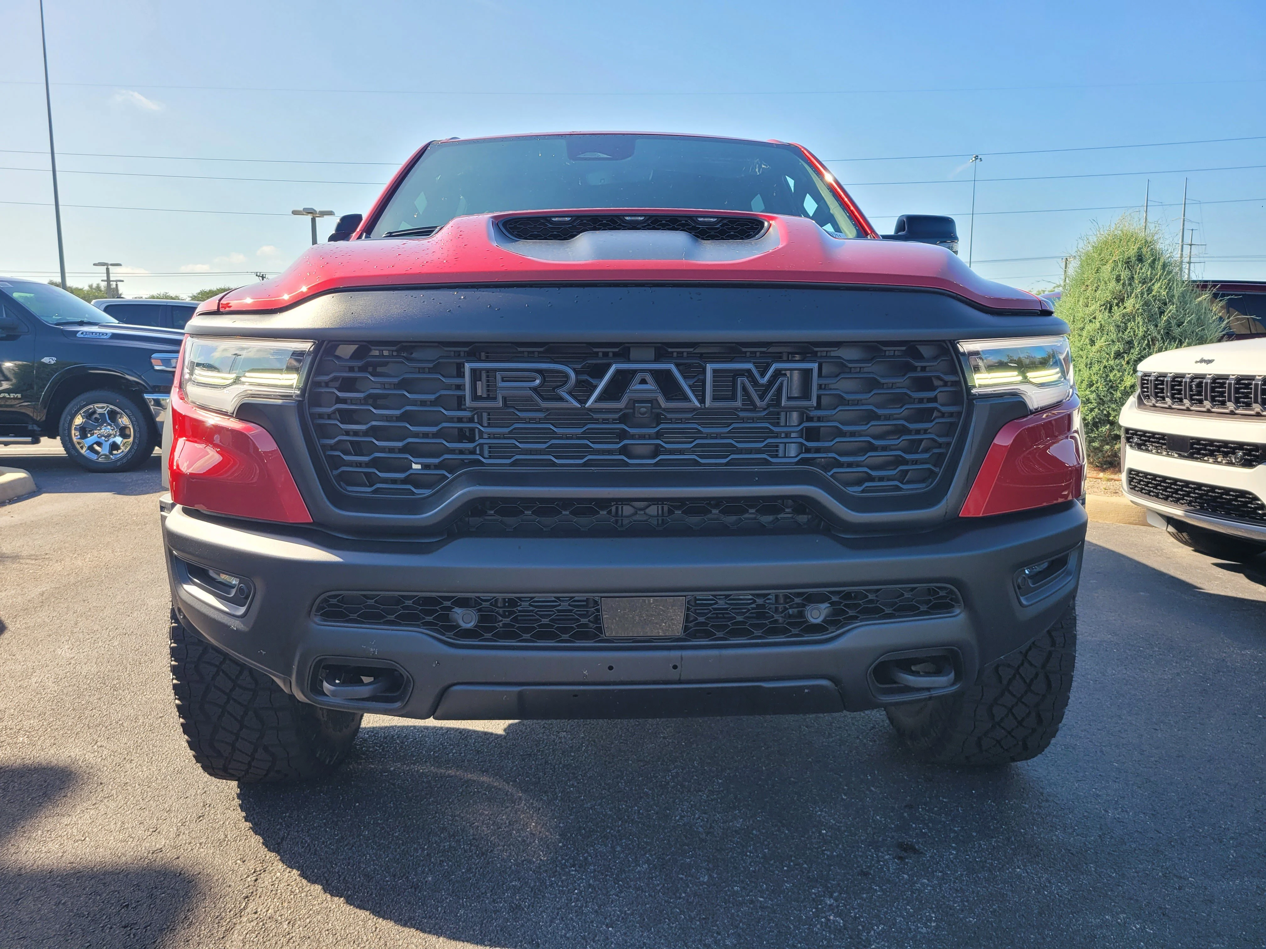 New 2026 Molten Red Pearlcoat Ram RHO image 3