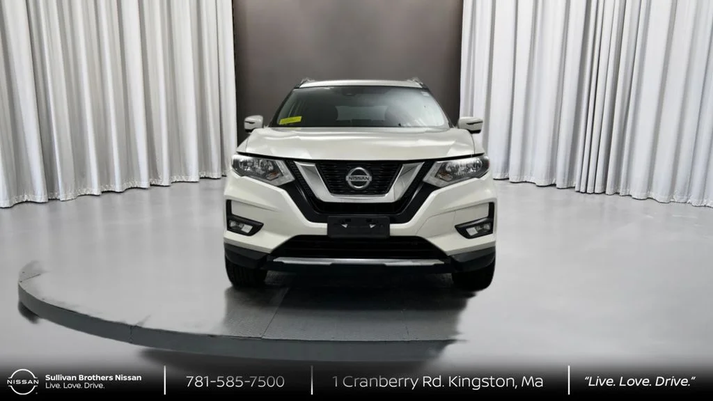 Used 2020 White Nissan SV image 2