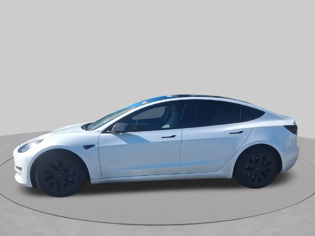 Used 2023  Tesla Base image 9