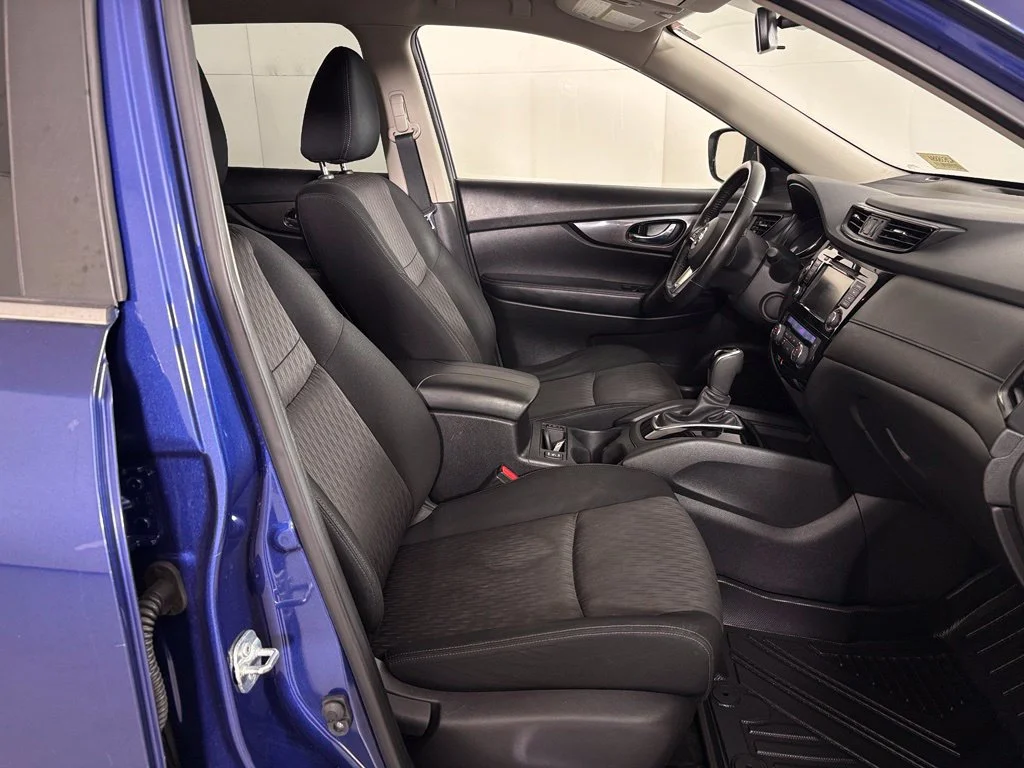 Used 2019 Blue Nissan SV image 39