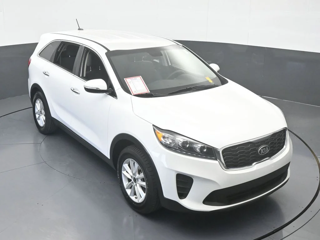 Used 2020 Snow White Pearl Kia LX image 47