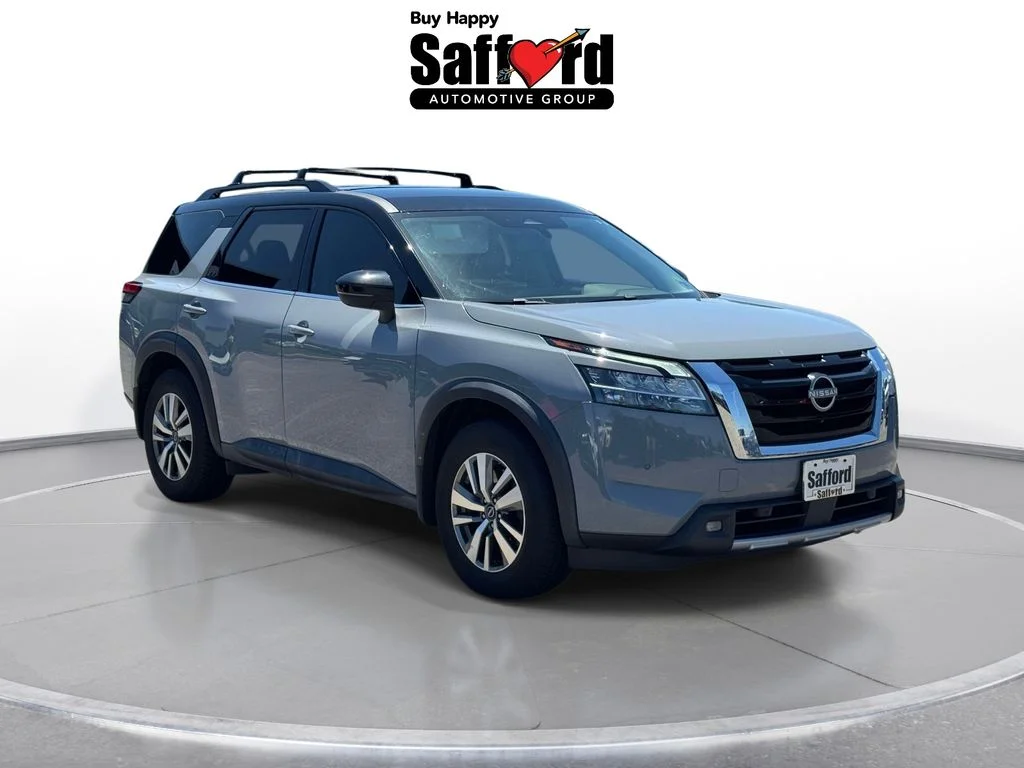 Used 2022 Gray Nissan SL image 6