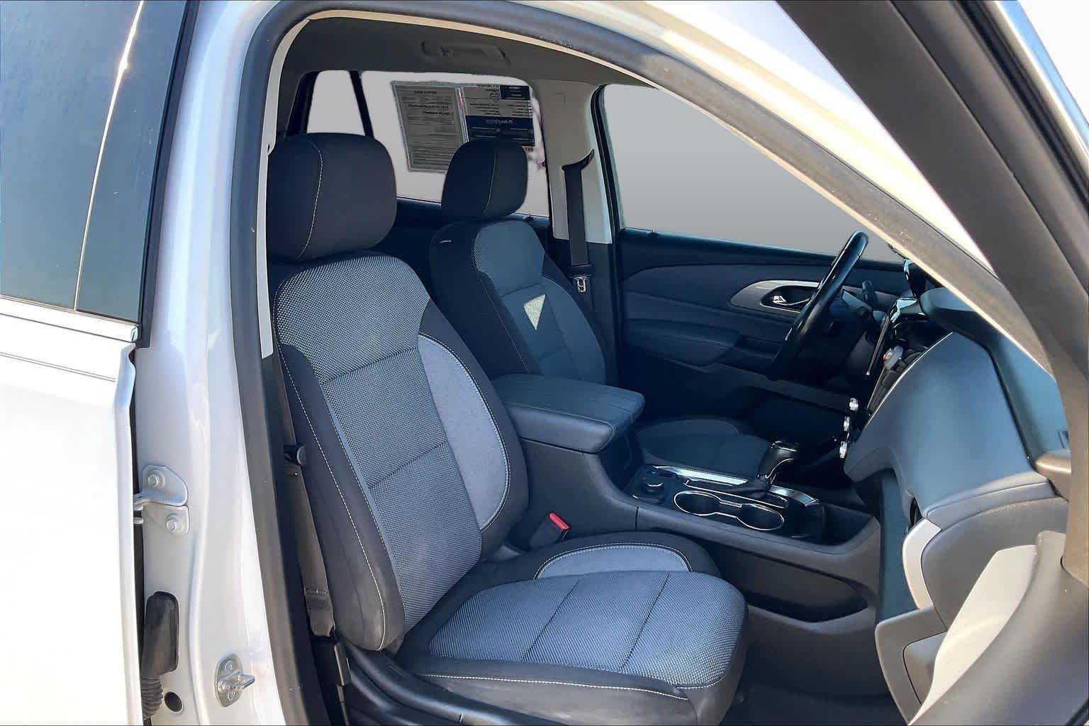 Used 2019 Summit White Chevrolet LT Cloth image 9