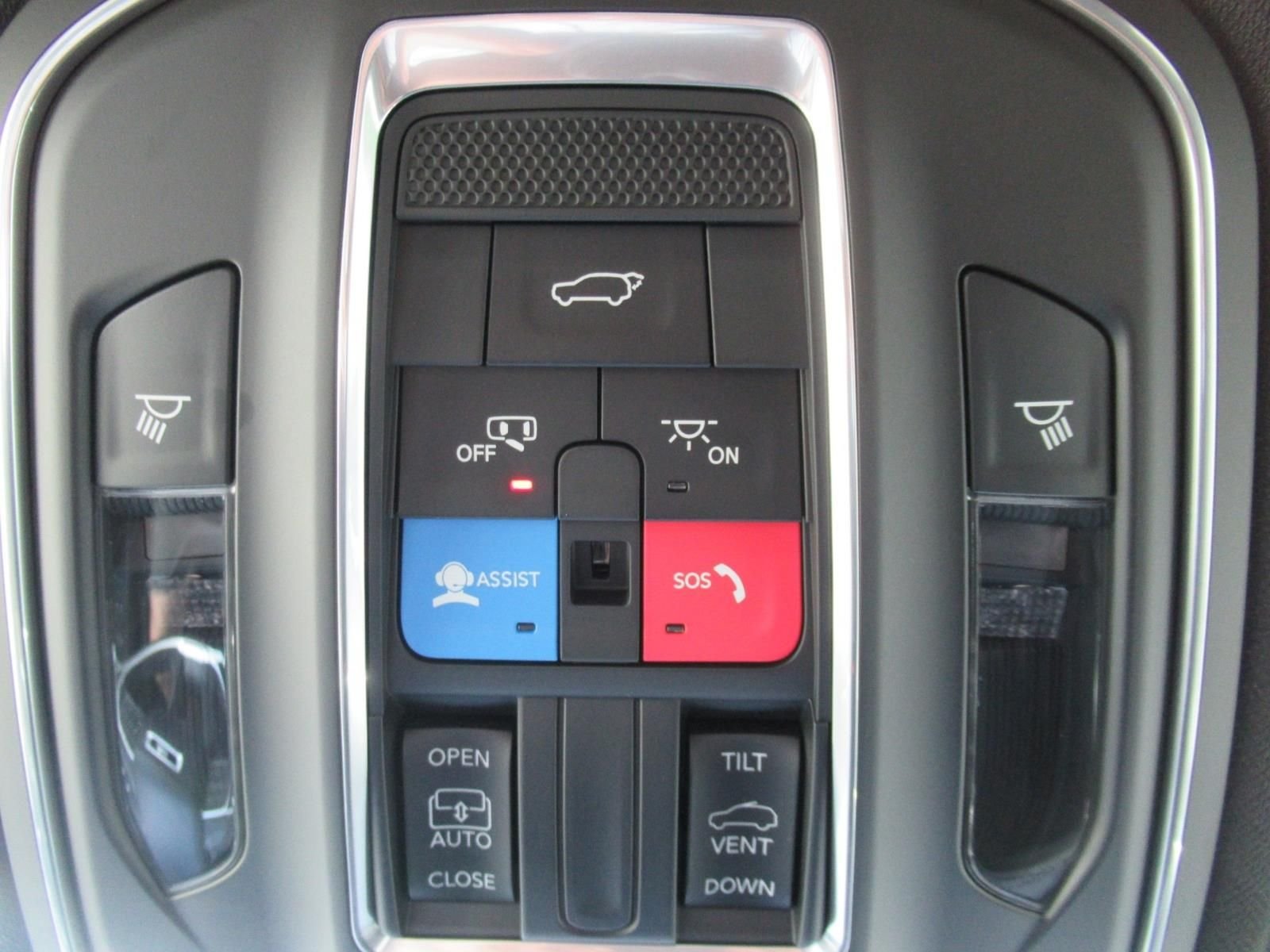 New 2026 Silver Zynith Exterior Paint Jeep Laredo X image 32