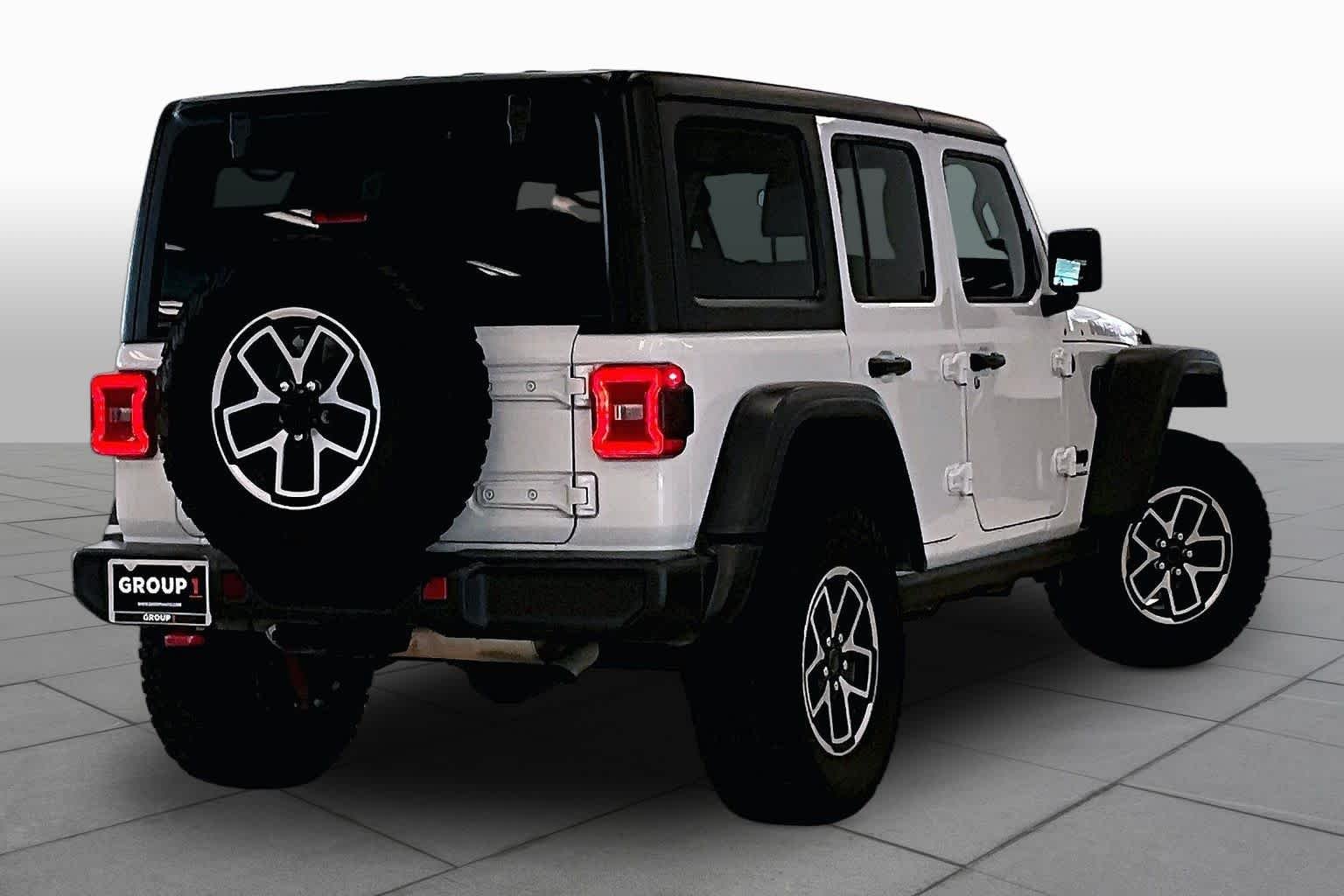Used 2025 Bright White Clearcoat Jeep Rubicon image 12