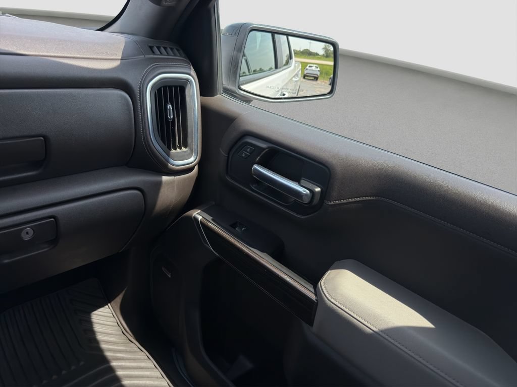 Used 2020 SUMMIT WHITE Chevrolet RST image 17