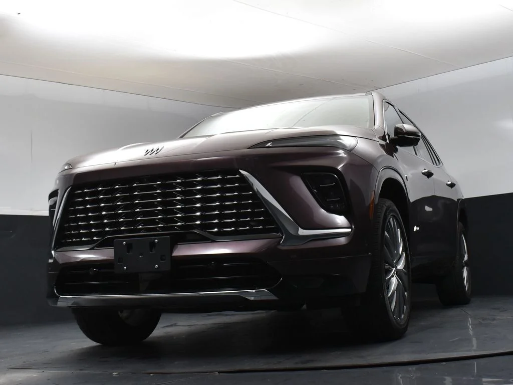 Certified Used 2026 Purple Buick Avenir image 37