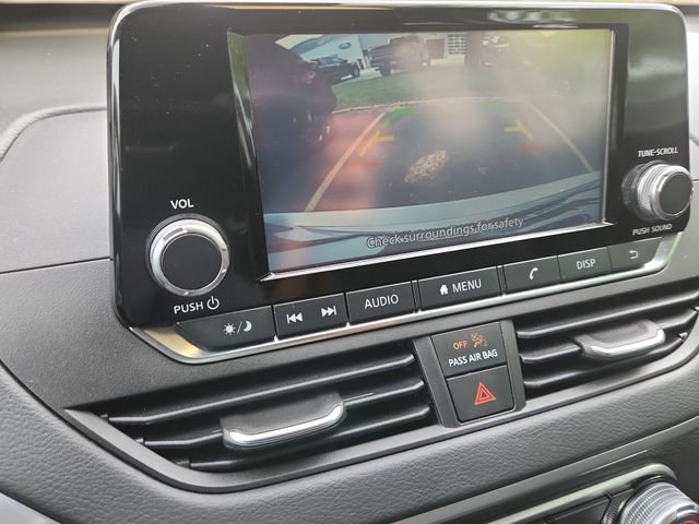 Used 2022 Silver Nissan 2.5 S image 18