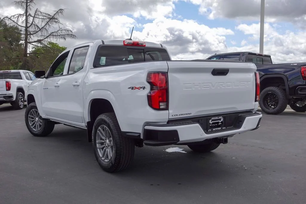 2025 Chevrolet Colorado LT - Photo 8