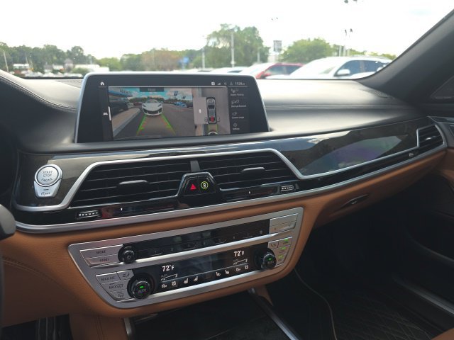 Used 2022 Gray BMW 750i xDrive image 21