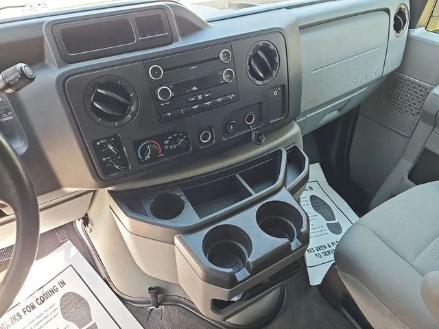 Used 2010 White Ford XLT image 10