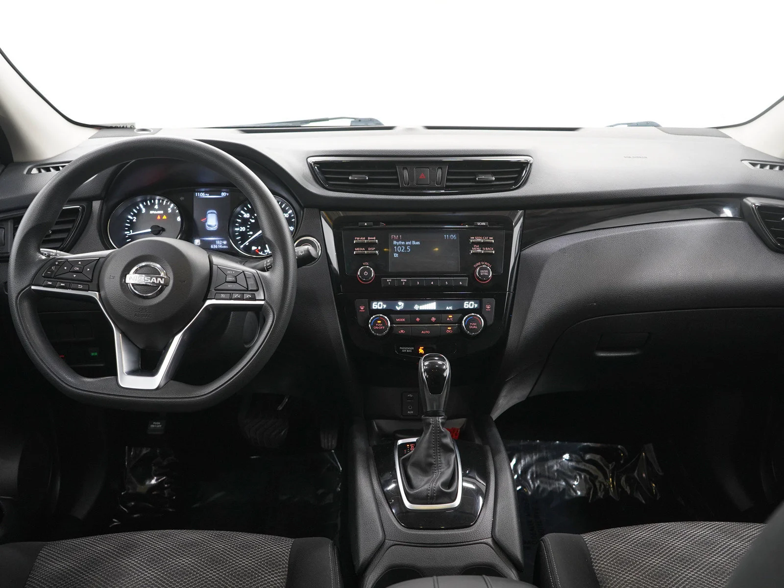 Used 2017 Brilliant Silver Nissan SV image 15