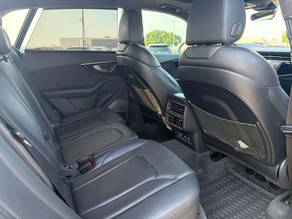 Used 2019 Black Audi 3.0T Prestige image 8