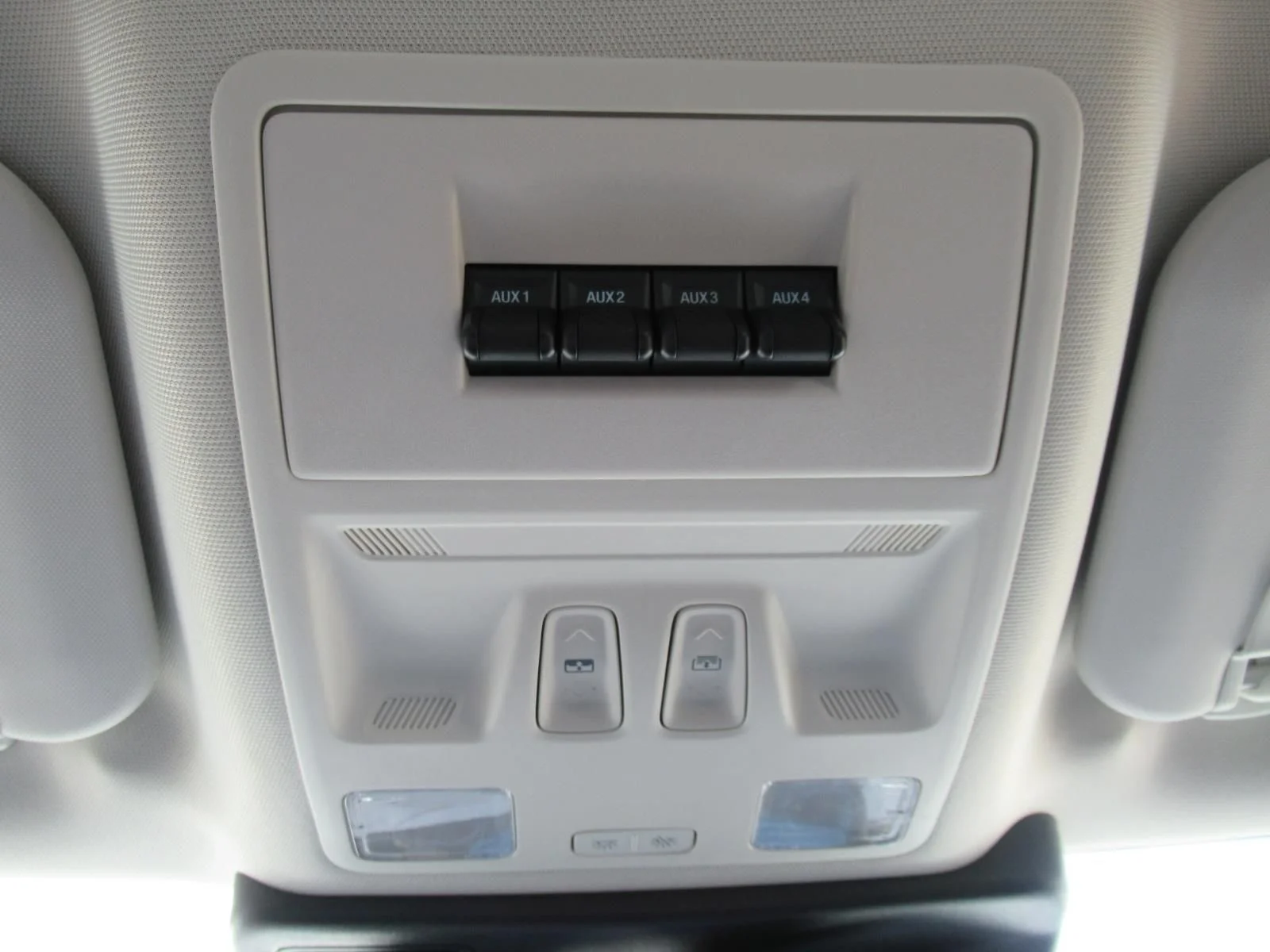 Used 2025 White Ford Badlands image 34