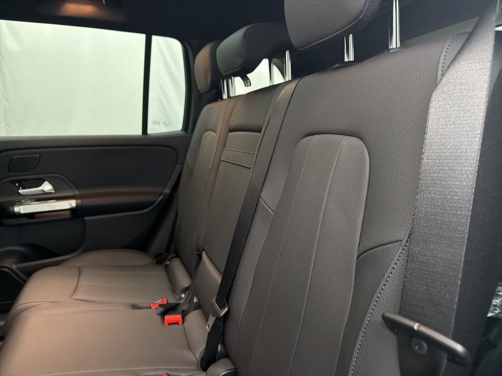 Used 2026  Mercedes-Benz GLB 250 image 19