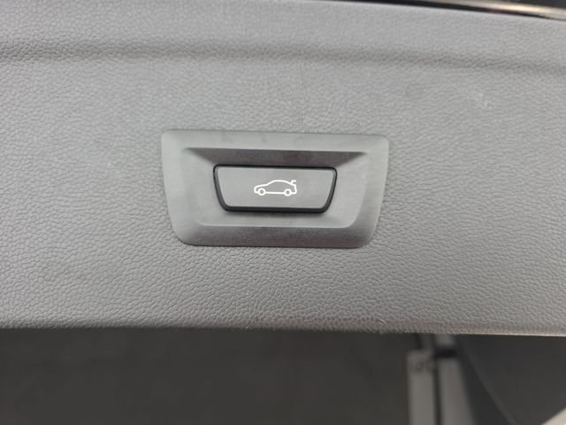 Used 2024 Black Sapphire Metallic BMW xDrive50 image 34