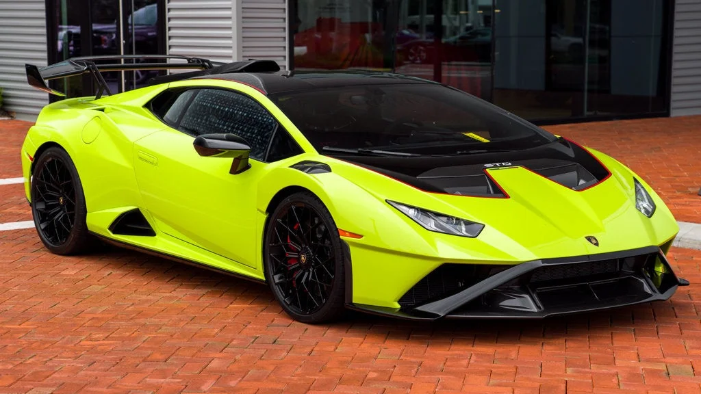 Used 2022 Verde Scandal Metallic Lamborghini Base image 11