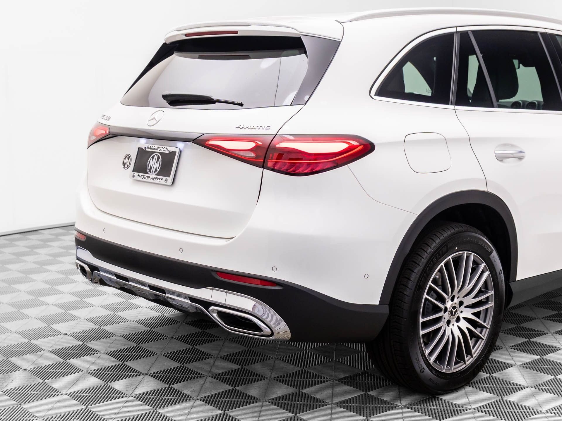 New 2026 Polar White Mercedes-Benz GLC 300 image 30