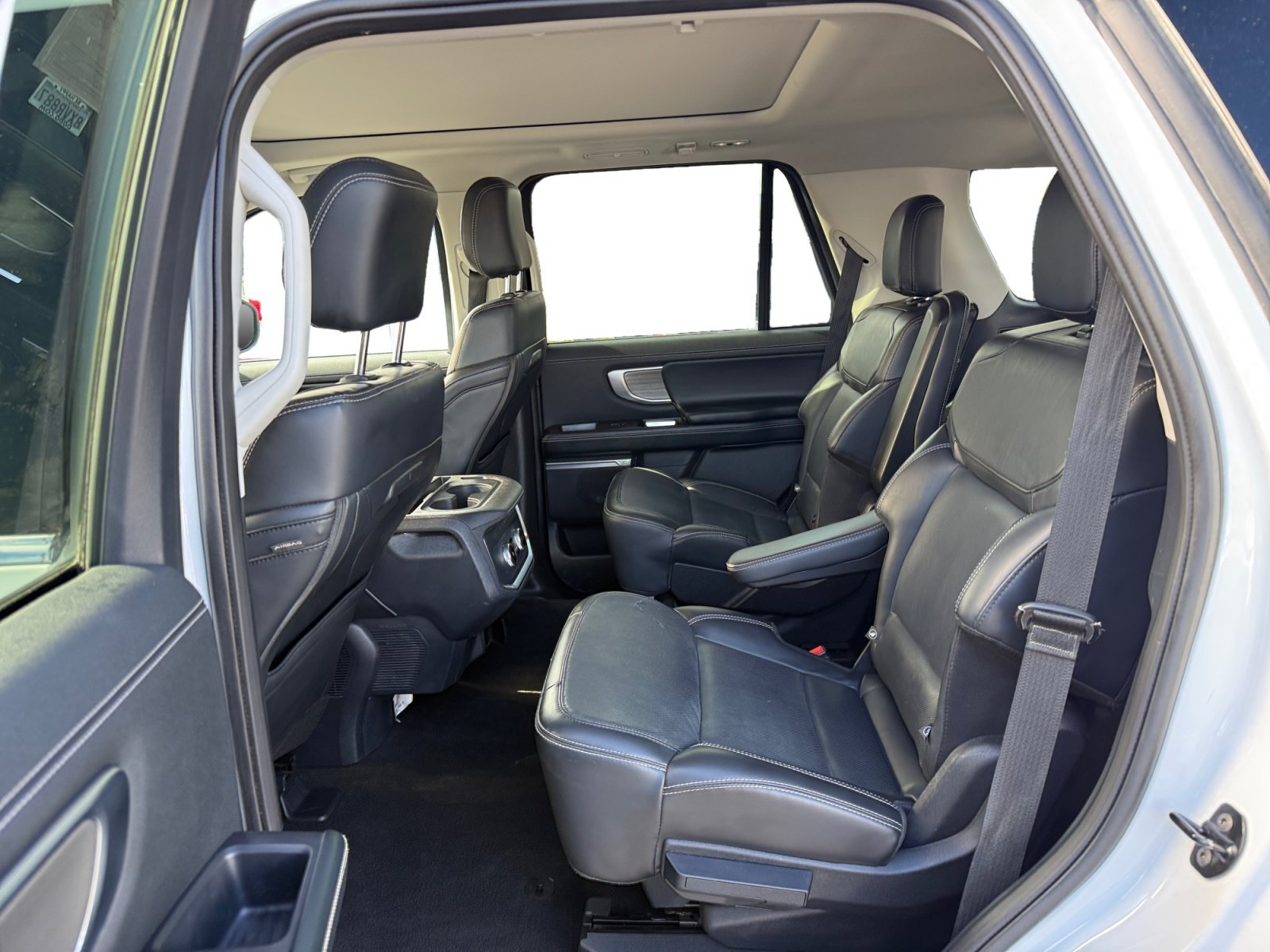 Certified Used 2025 Oxford White Ford Platinum image 16