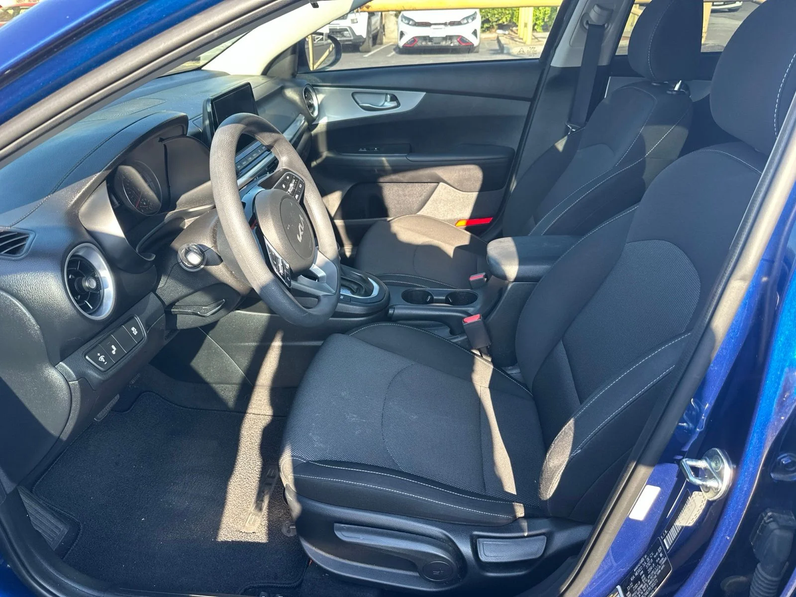 Used 2023 Deep Sea Blue Kia LXS image 17