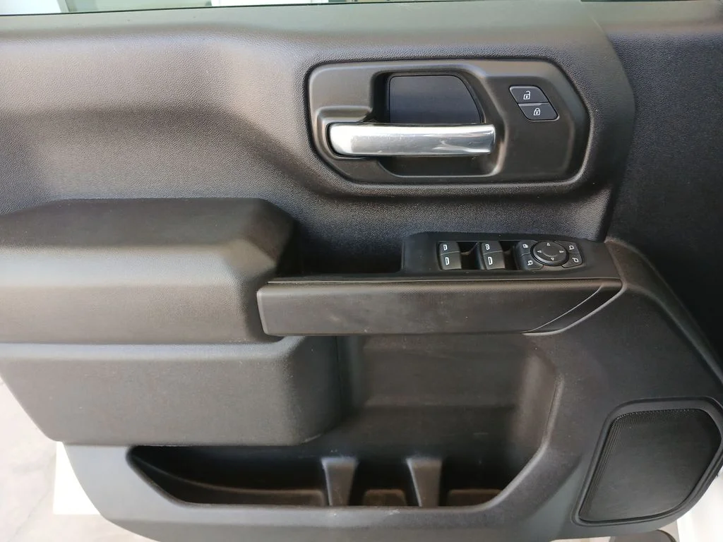 Used 2024 White Chevrolet Custom image 23