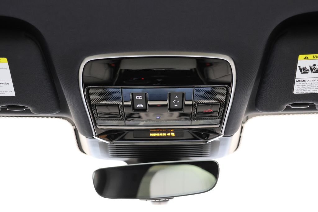 New 2026 Varesine Blue Metallic Land Rover SE image 14