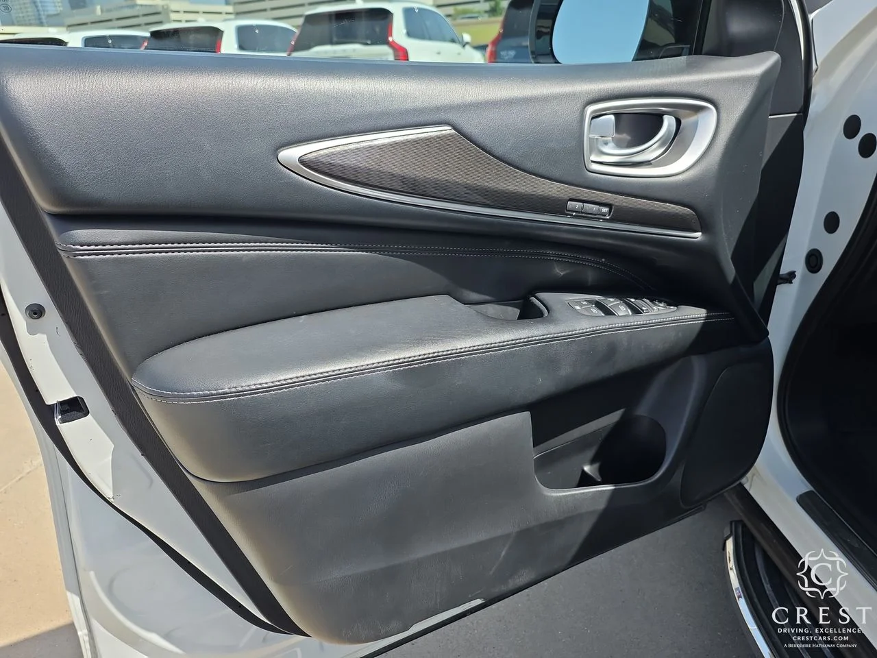 Used 2016 Majestic White INFINITI 3.5 image 8