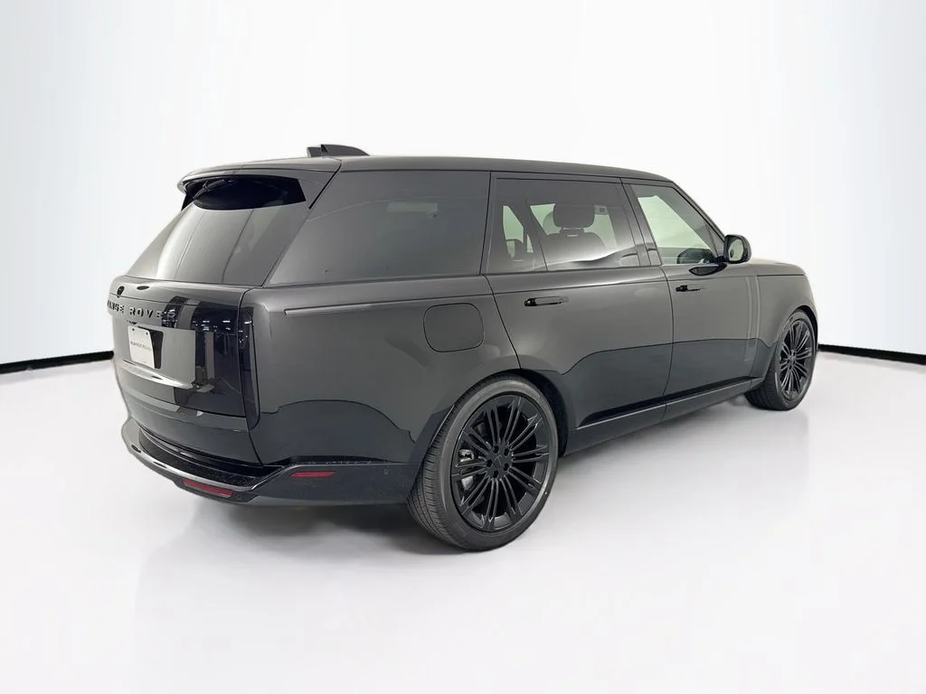 New 2026 Santorini Black Land Rover SE image 5