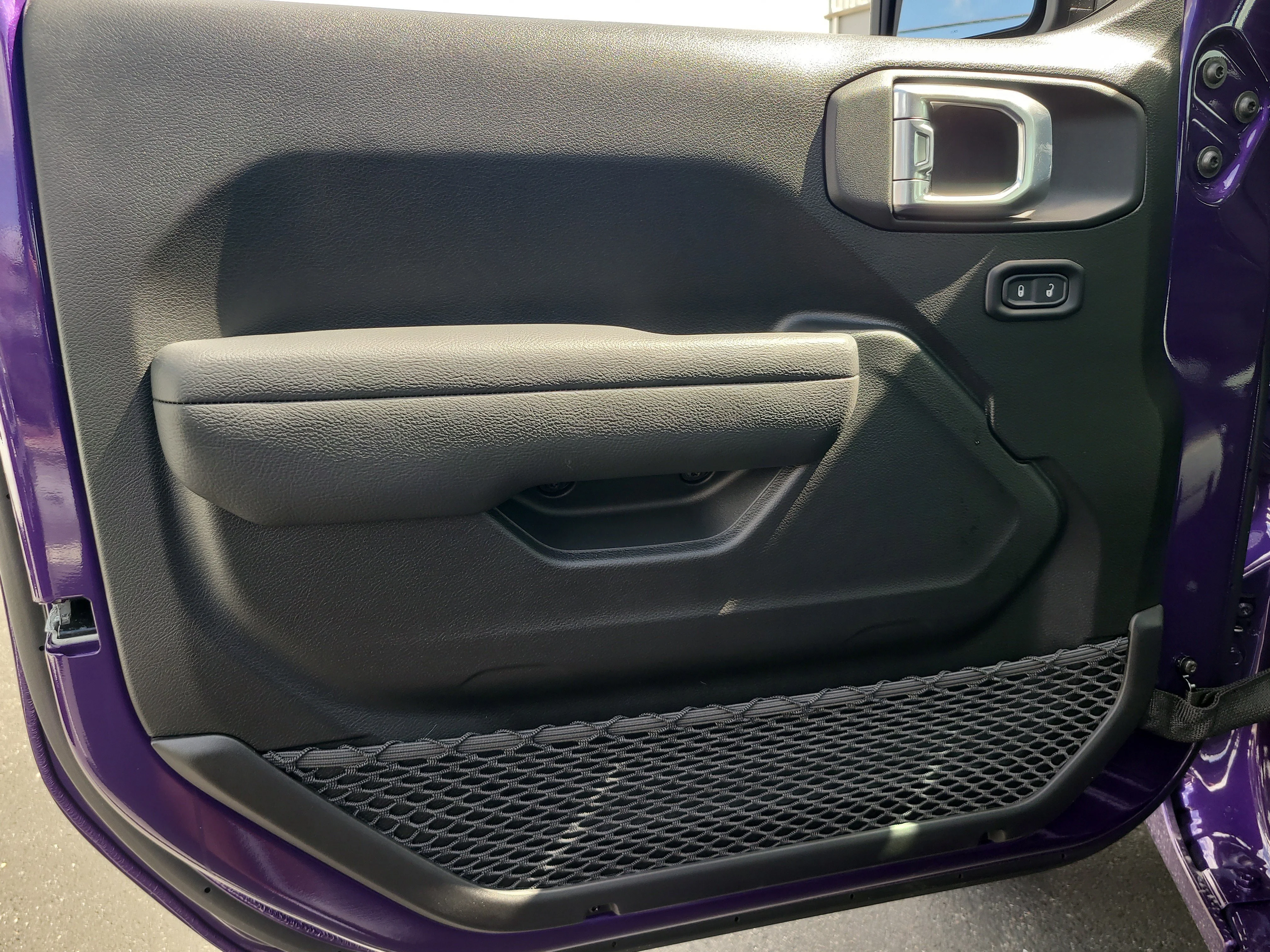 New 2026 Reign Jeep Sport image 12