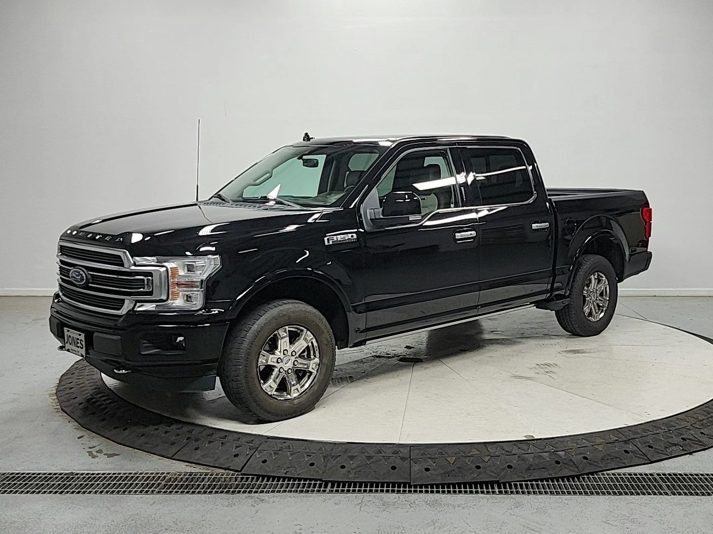 Used 2020 Black Ford Limited image 3