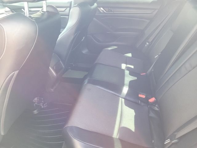 Used 2018  Honda Sport image 12