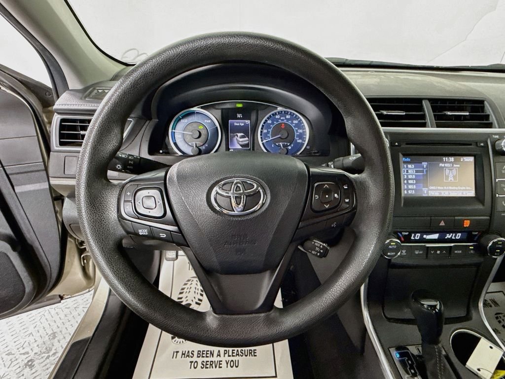 Used 2015 Creme Brulee Mica Toyota LE image 17