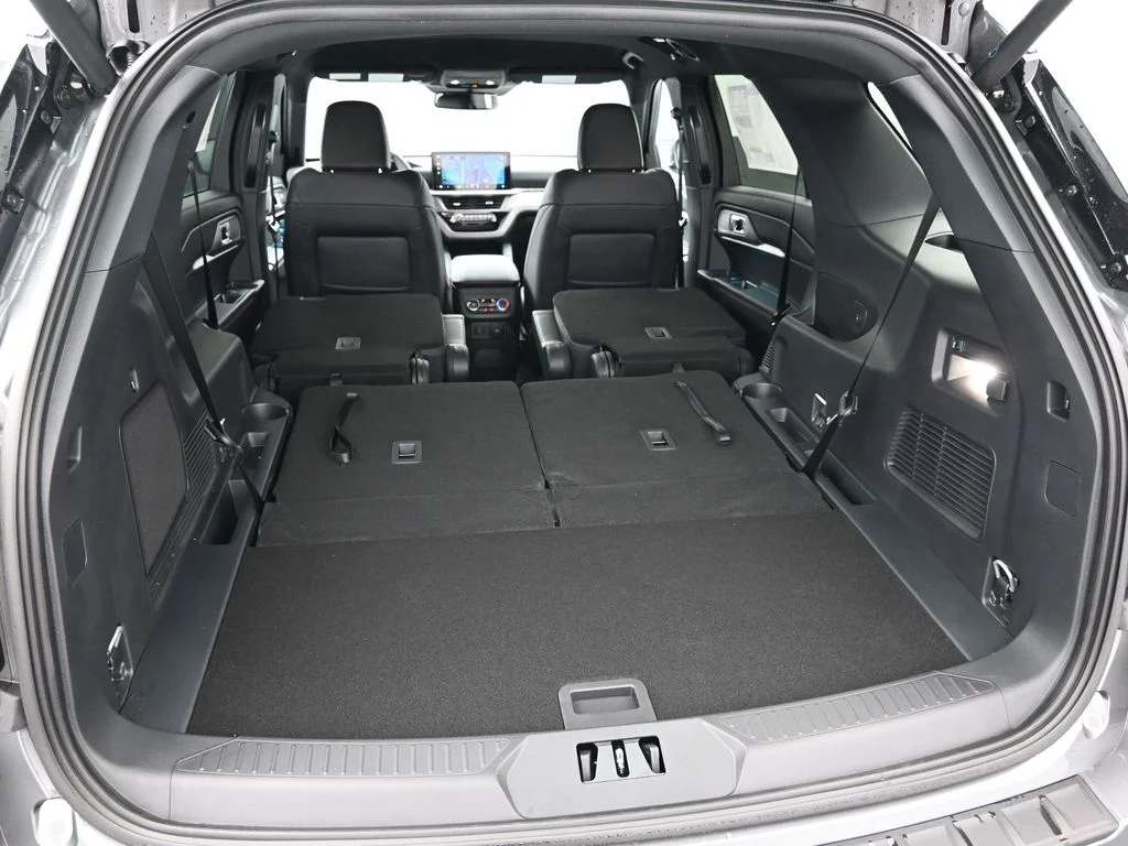 New 2026 Carbonized Gray Metallic Ford ST-Line image 25